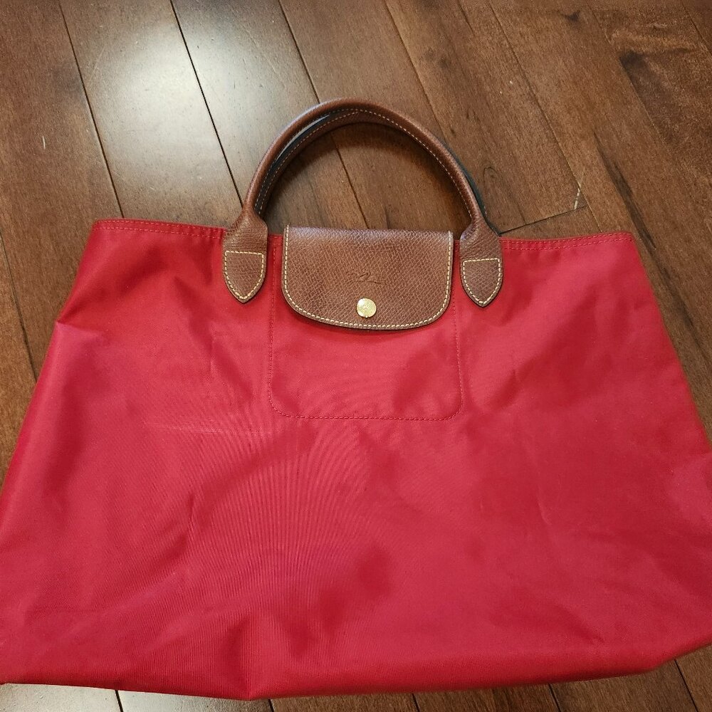 Longchamp Le Pliage cabast red tote bag